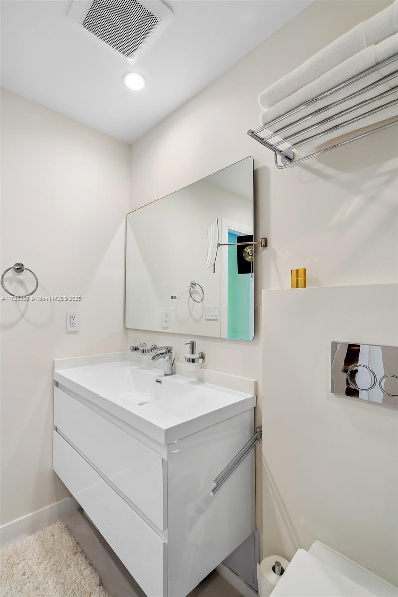 300 Diplomat Pkwy #811, Hallandale Beach, Florida image 34