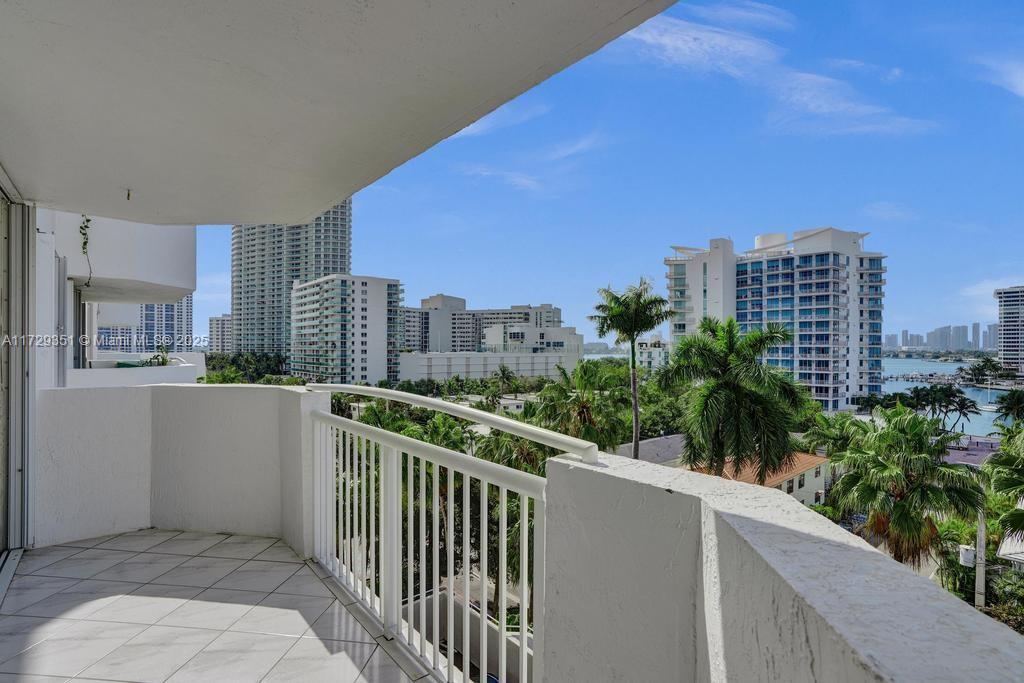 1621 Bay Rd #704, Miami Beach, Florida image 37