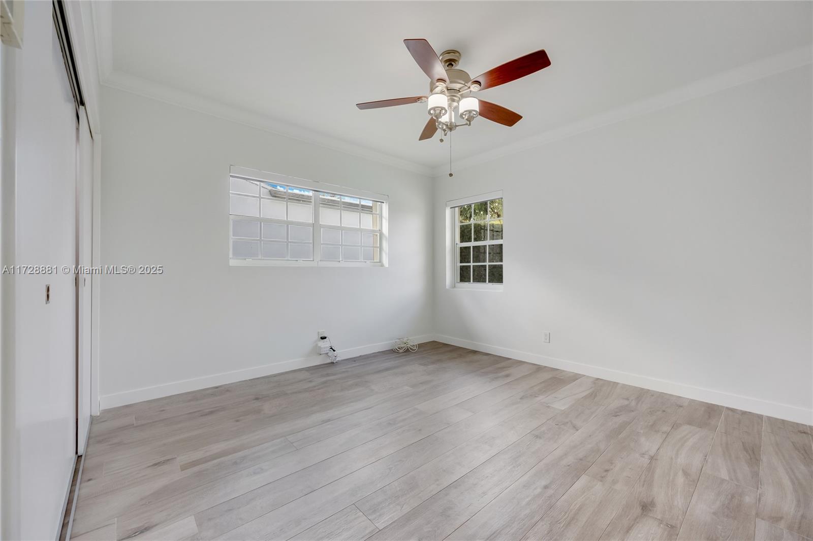 8934 Emerson Ave, Surfside, Florida image 21