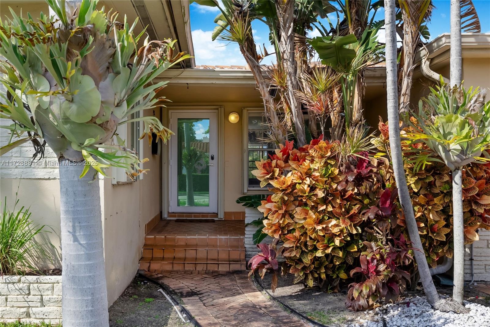 8934 Emerson Ave, Surfside, Florida image 29