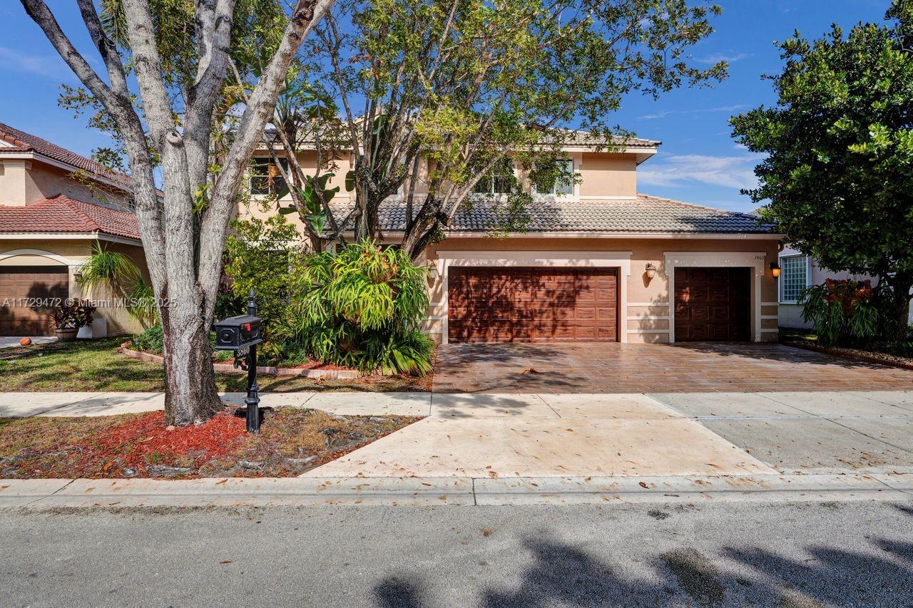 3860 Heron Ridge Ln, Weston, Florida image 2