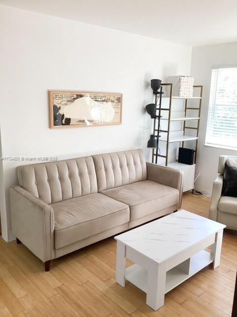 Listing Photo 11