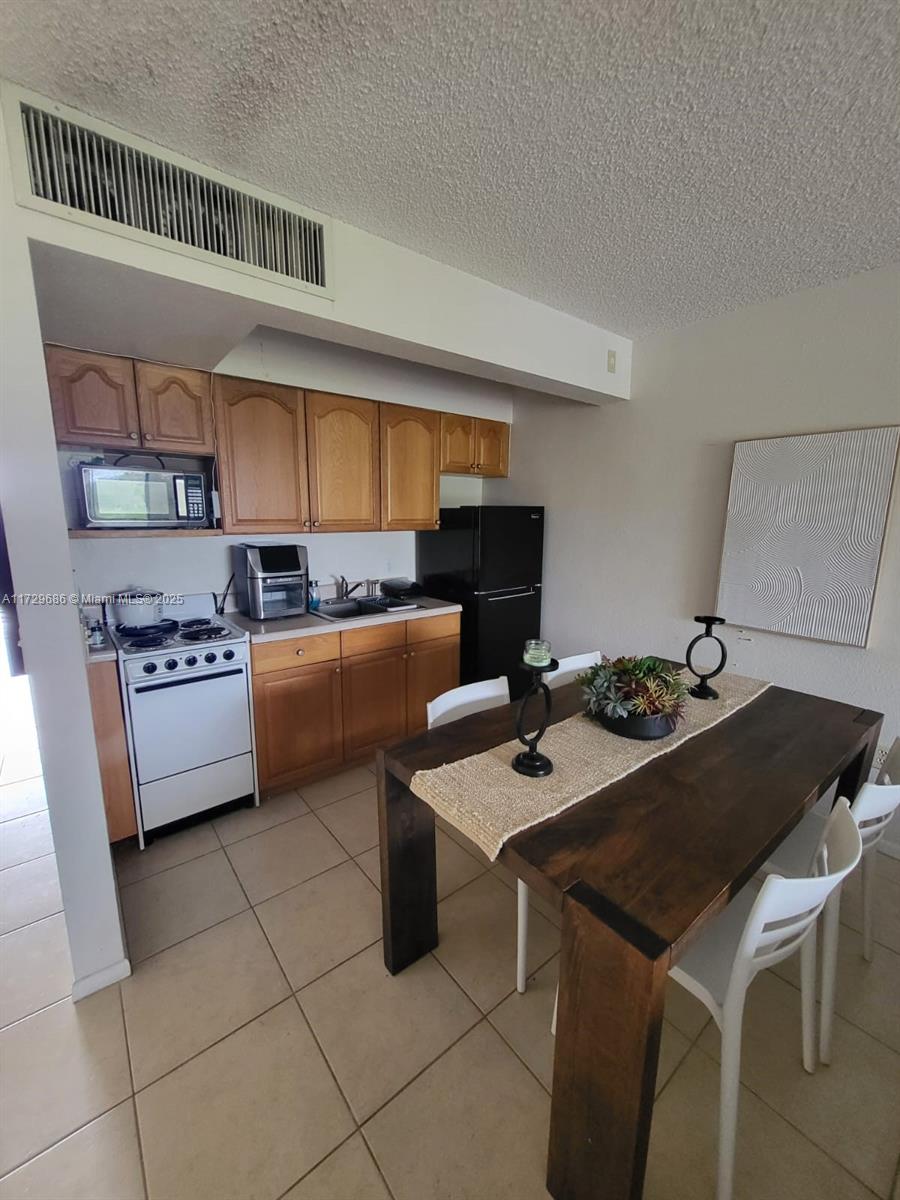 13455 SW 16th Ct #412F, Pembroke Pines, Florida image 13