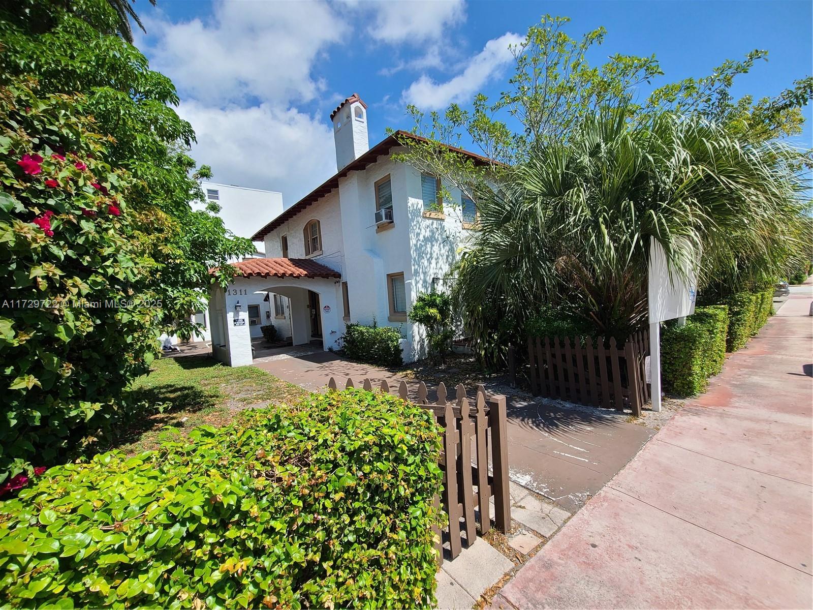 1311 15th Ter, Miami Beach, Florida image 8