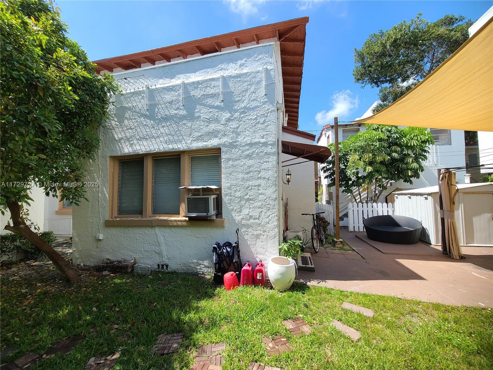 1311 15th Ter, Miami Beach, Florida image 33