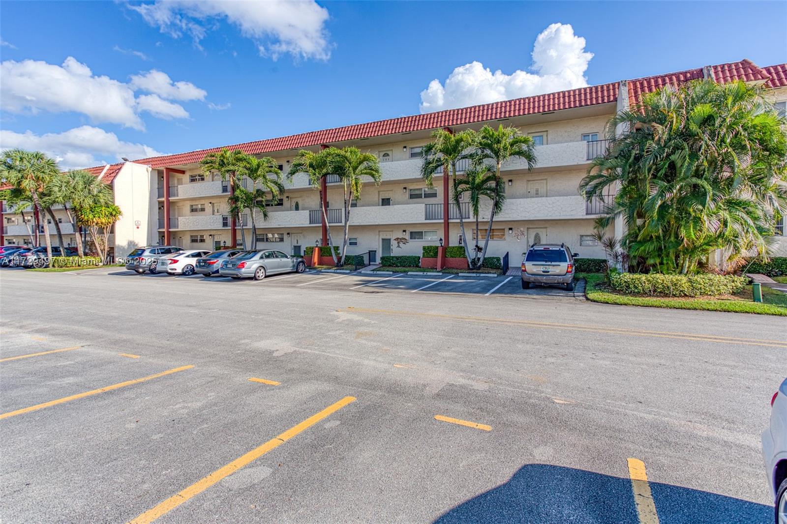 9400 N Hollybrook Lake Dr #303, Pembroke Pines, Florida image 19