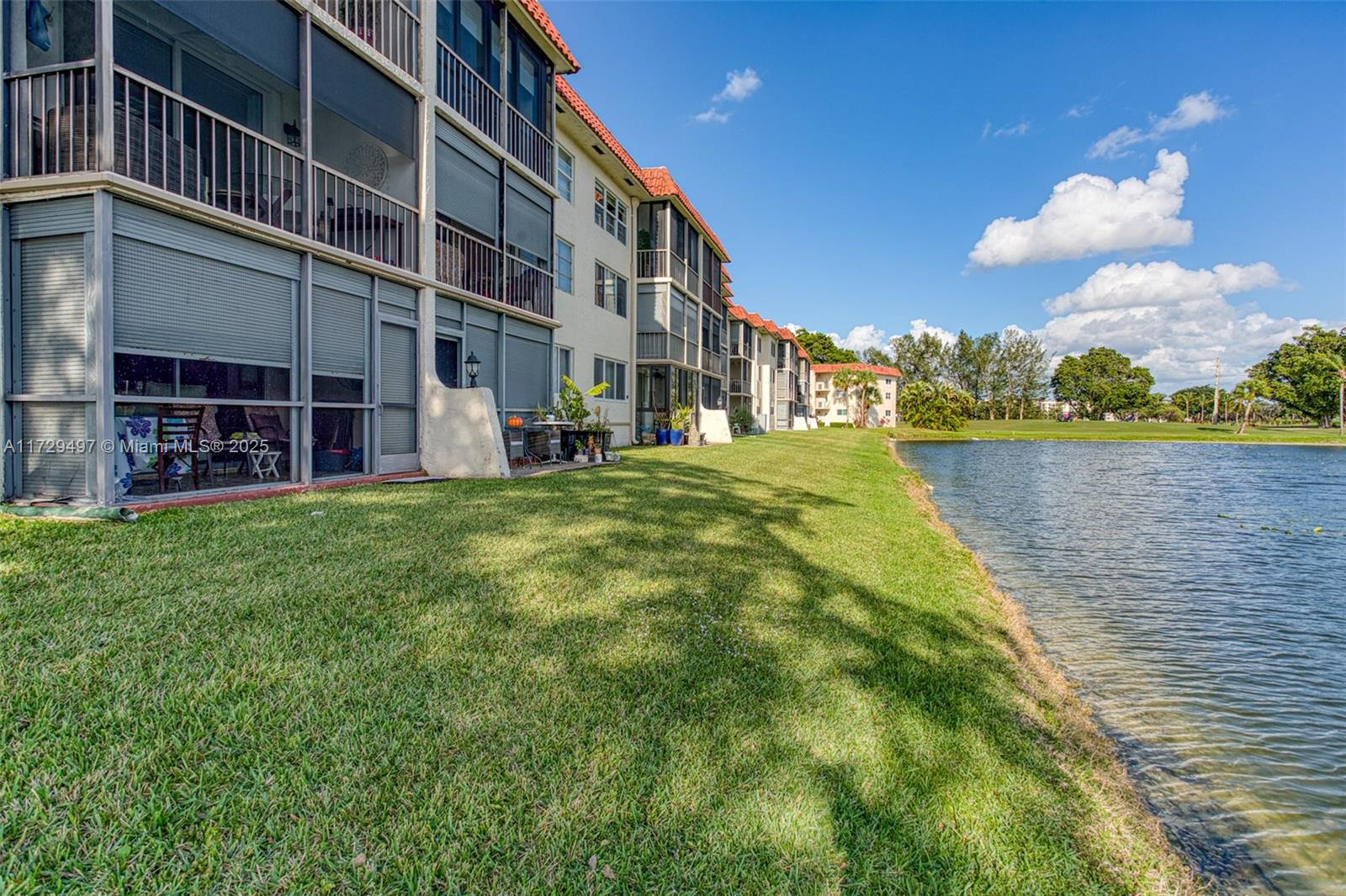 9400 N Hollybrook Lake Dr #303, Pembroke Pines, Florida image 20