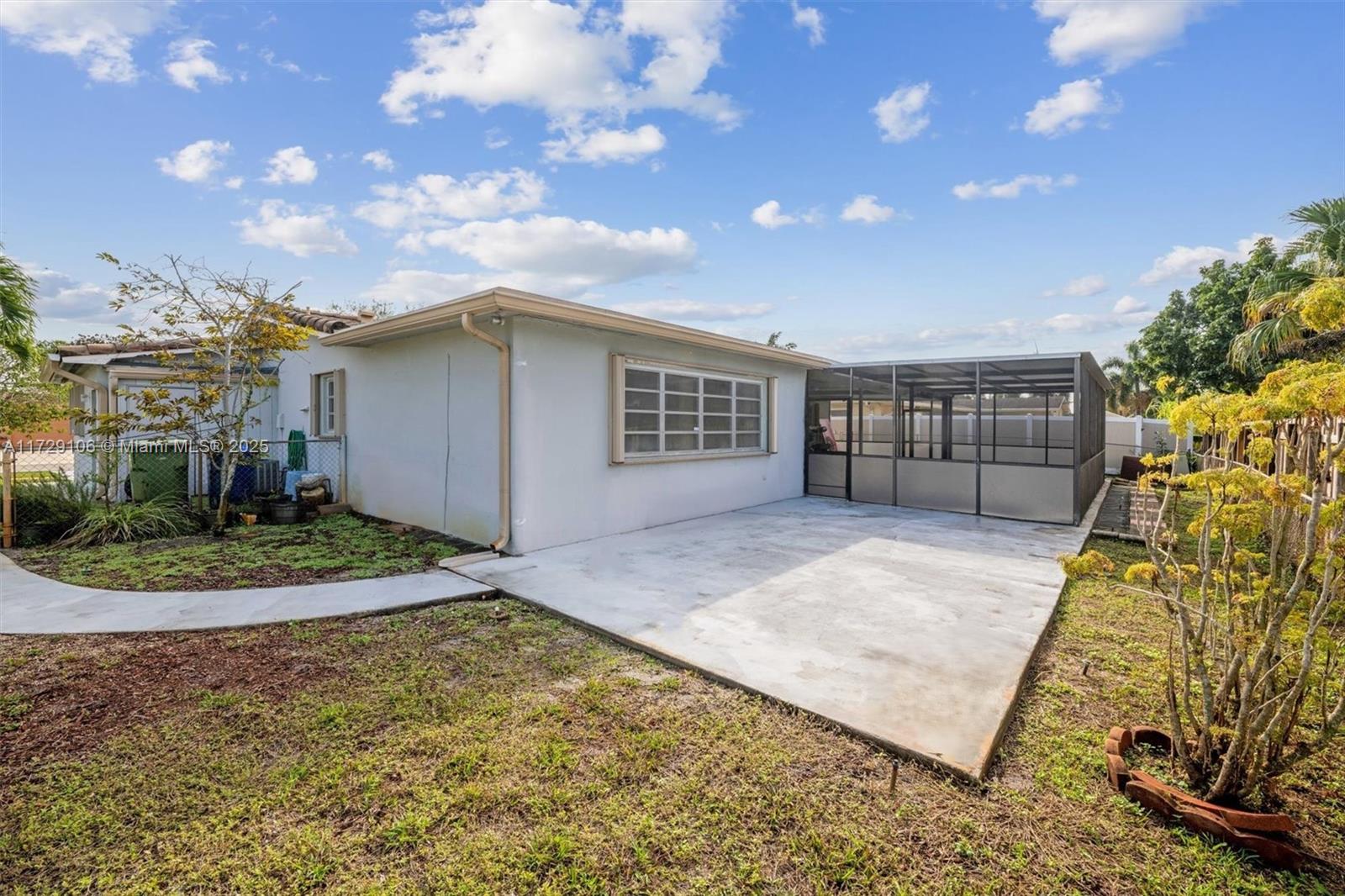 2070 NW 84th Ter, Pembroke Pines, Florida image 20