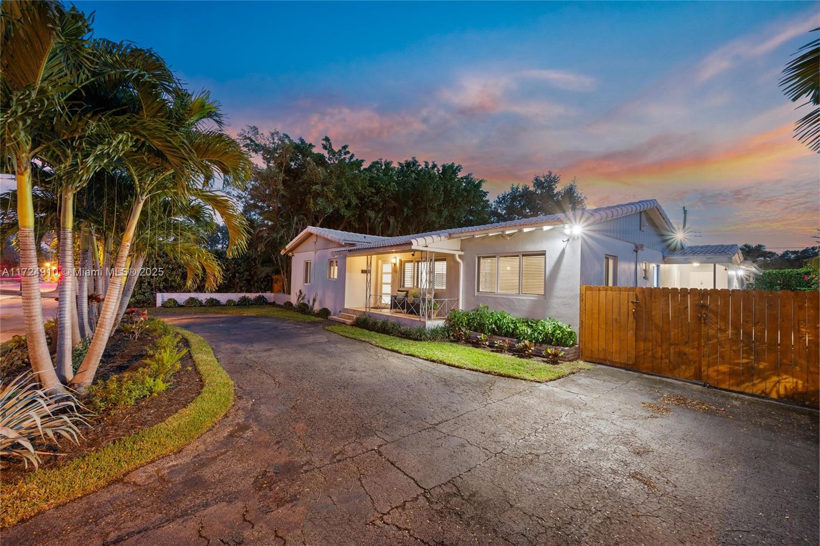 74 NE 103rd St, Miami Shores, Florida image 3