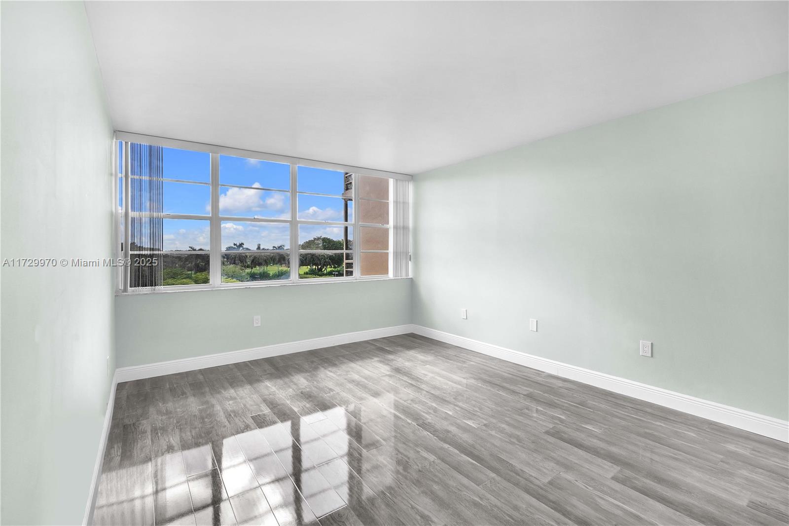 1000 Saint Charles Pl #512, Pembroke Pines, Florida image 8