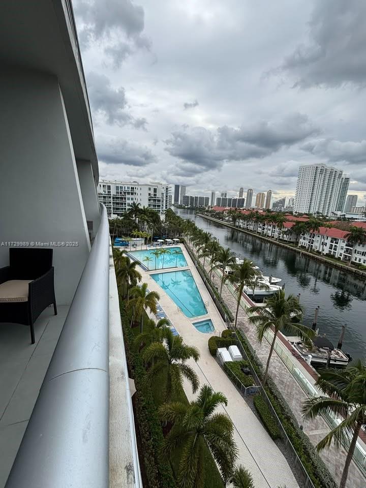 2950 NE 188th St #430, Aventura, Florida image 35