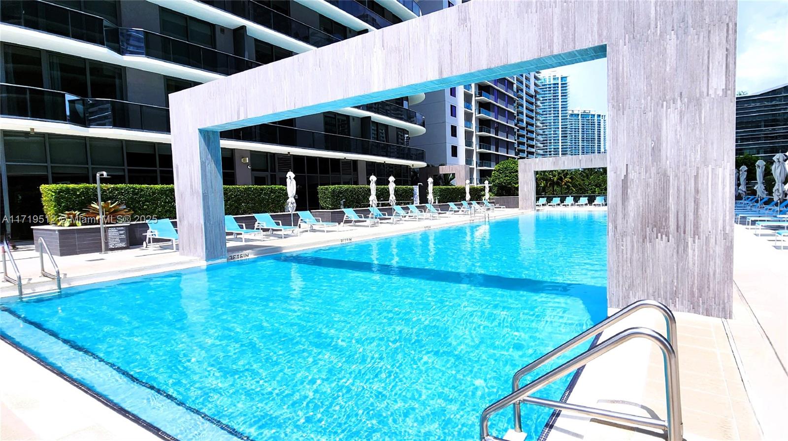 45 SW 9th St #2108, Miami FL 33130