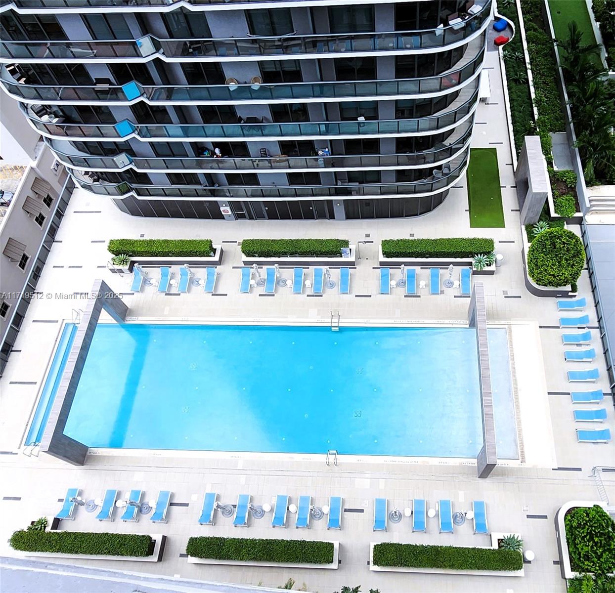 45 SW 9th St #2108, Miami FL 33130