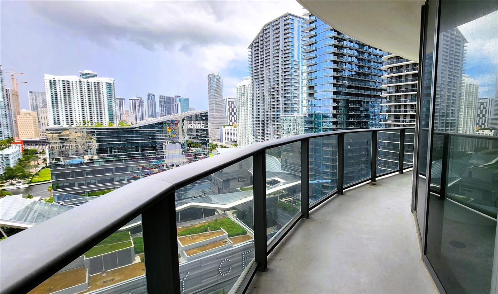 45 SW 9th St #2108, Miami FL 33130