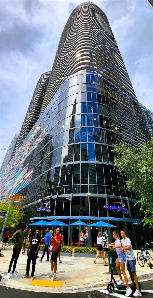 45 SW 9th St #2108, Miami FL 33130