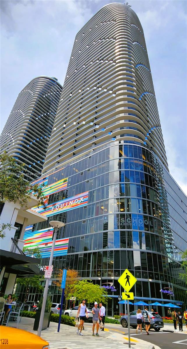45 SW 9th St #2108, Miami FL 33130