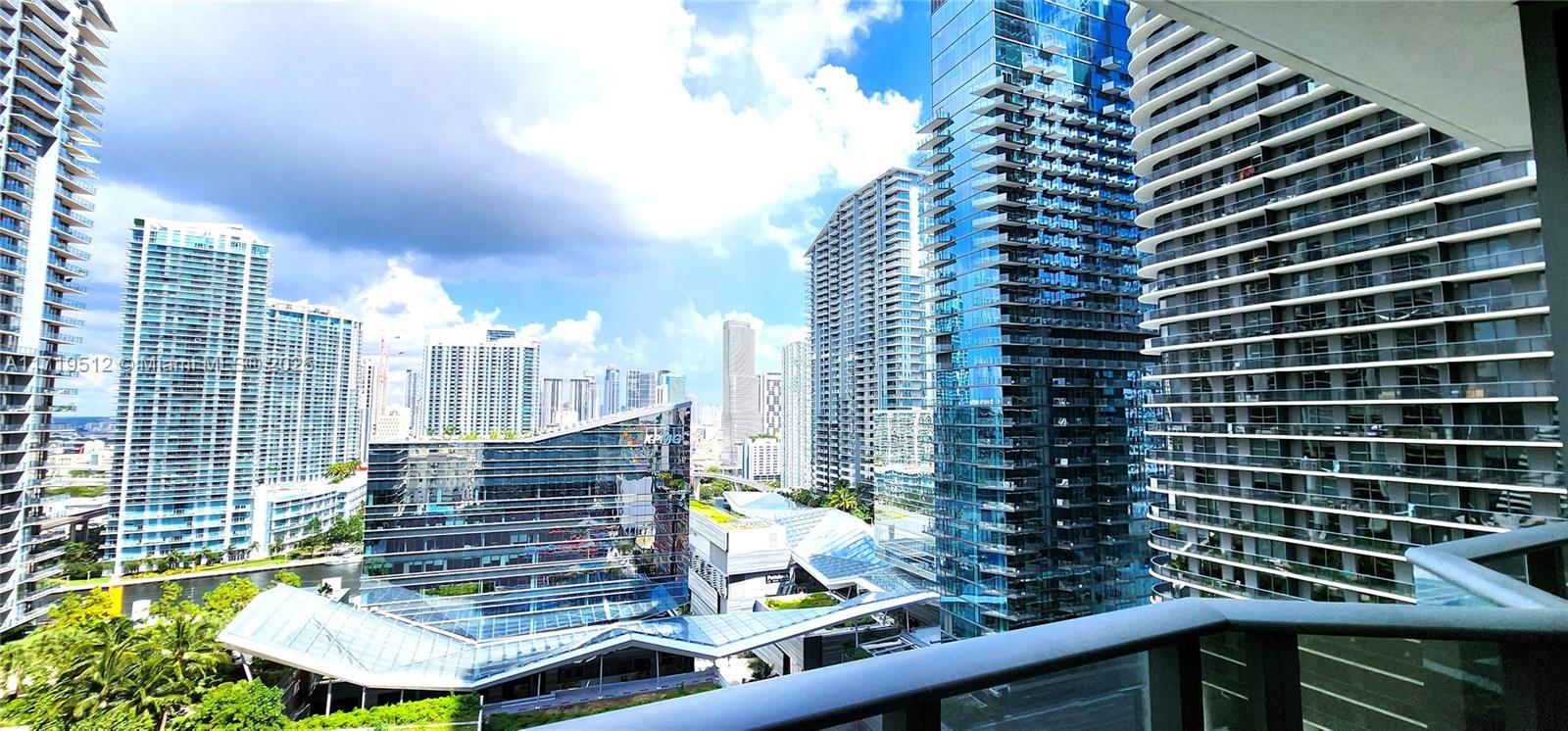 45 SW 9th St #2108, Miami FL 33130