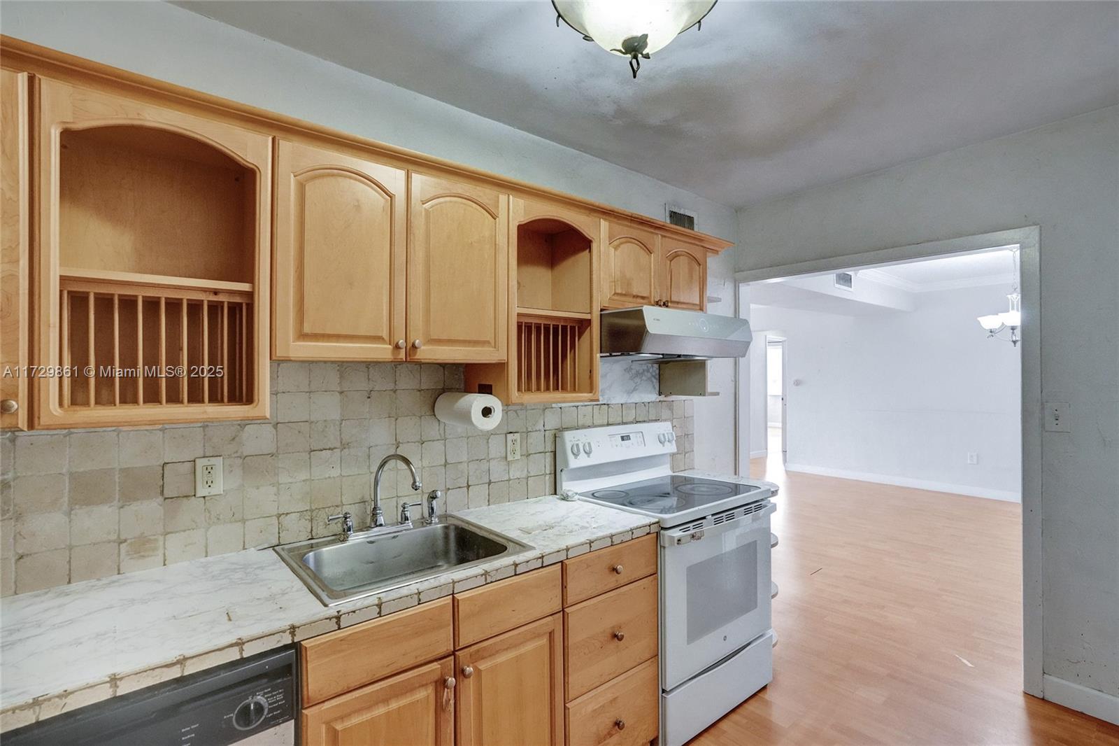 1880 S Treasure Dr #3D, North Bay Village, Florida image 9