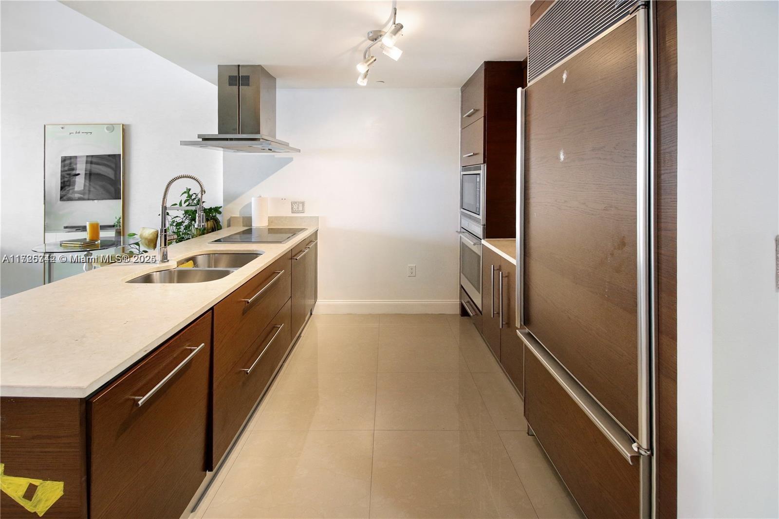 495 Brickell Ave #2609, Miami FL 33131