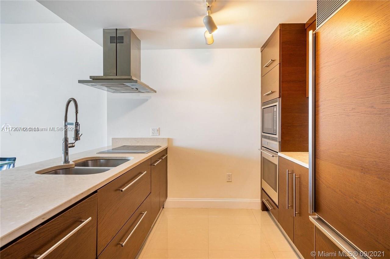 495 Brickell Ave #2609, Miami FL 33131