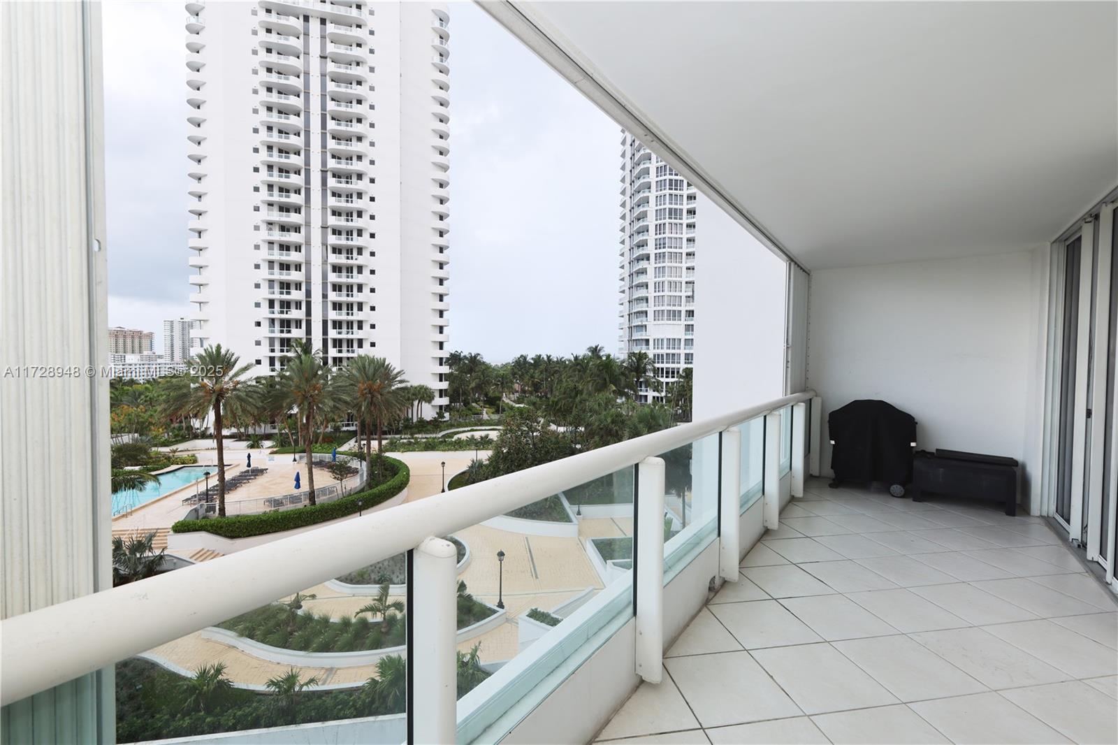 21205 Yacht Club Dr #805, Aventura, Florida image 19