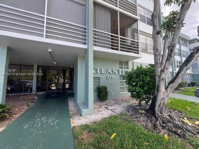 2771 Taft St #402, Hollywood, Florida image 20