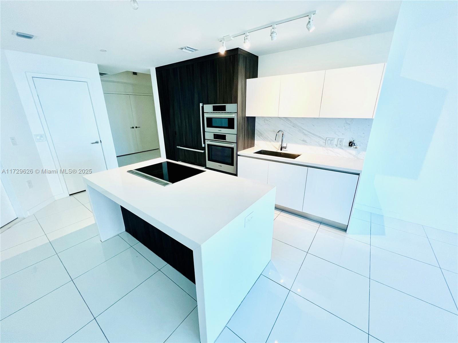 851 NE 1st Ave #1406, Miami FL 33132