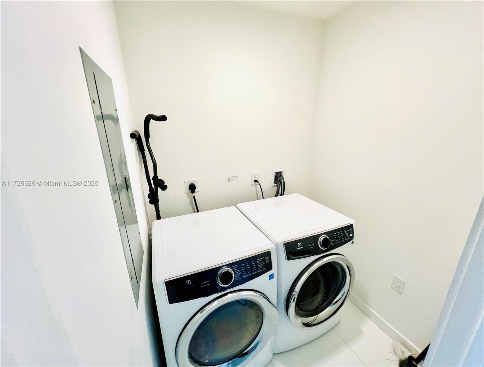 851 NE 1st Ave #1406, Miami FL 33132