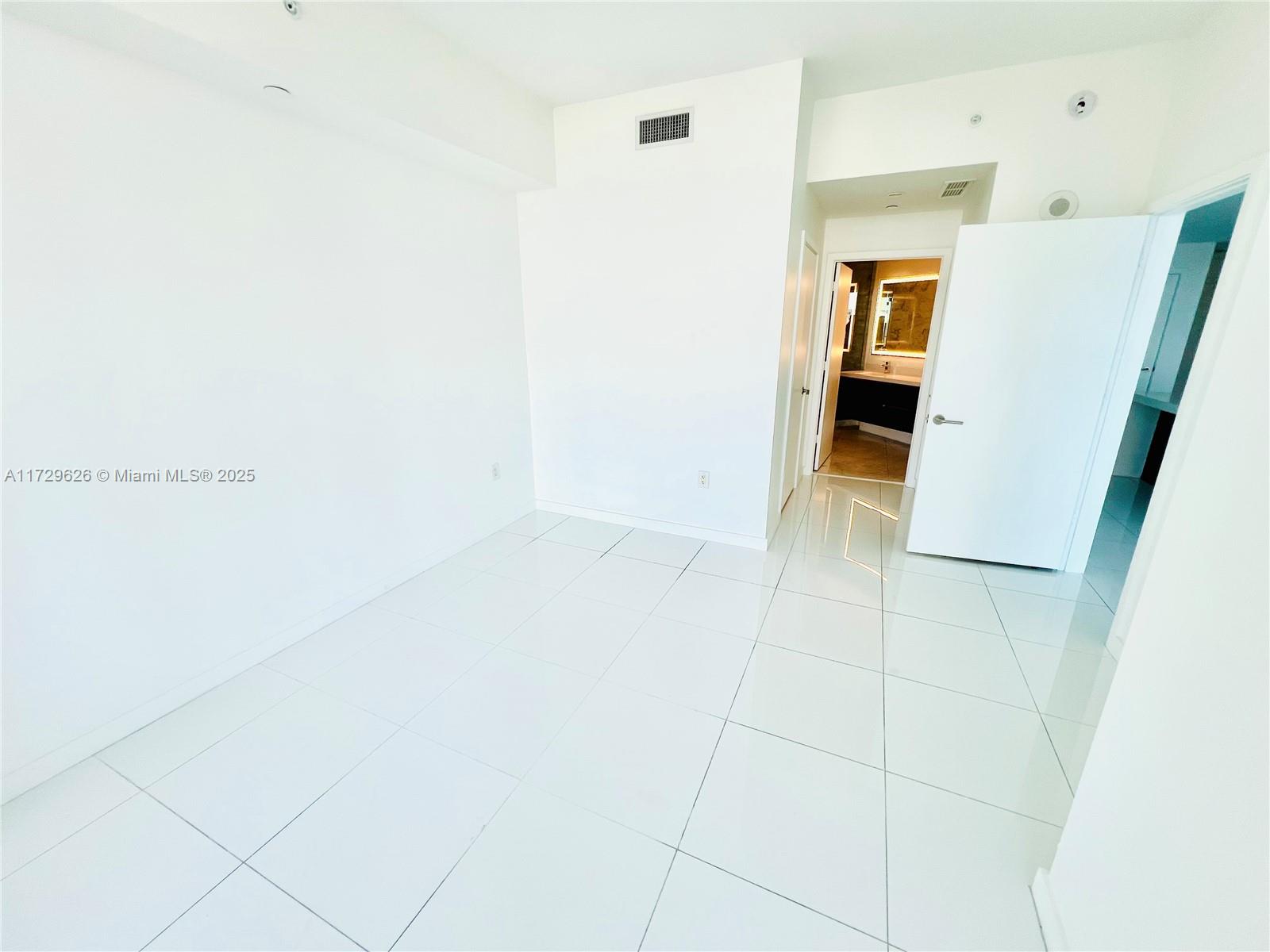 851 NE 1st Ave #1406, Miami FL 33132