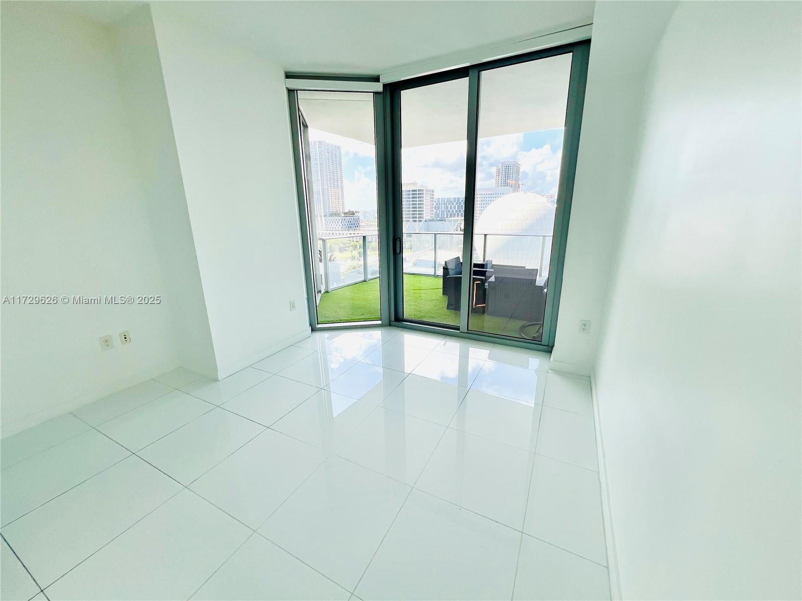 851 NE 1st Ave #1406, Miami FL 33132
