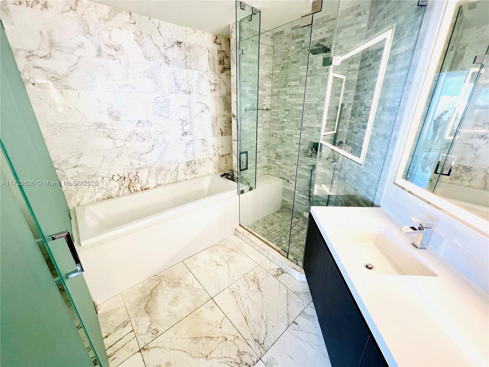 851 NE 1st Ave #1406, Miami FL 33132