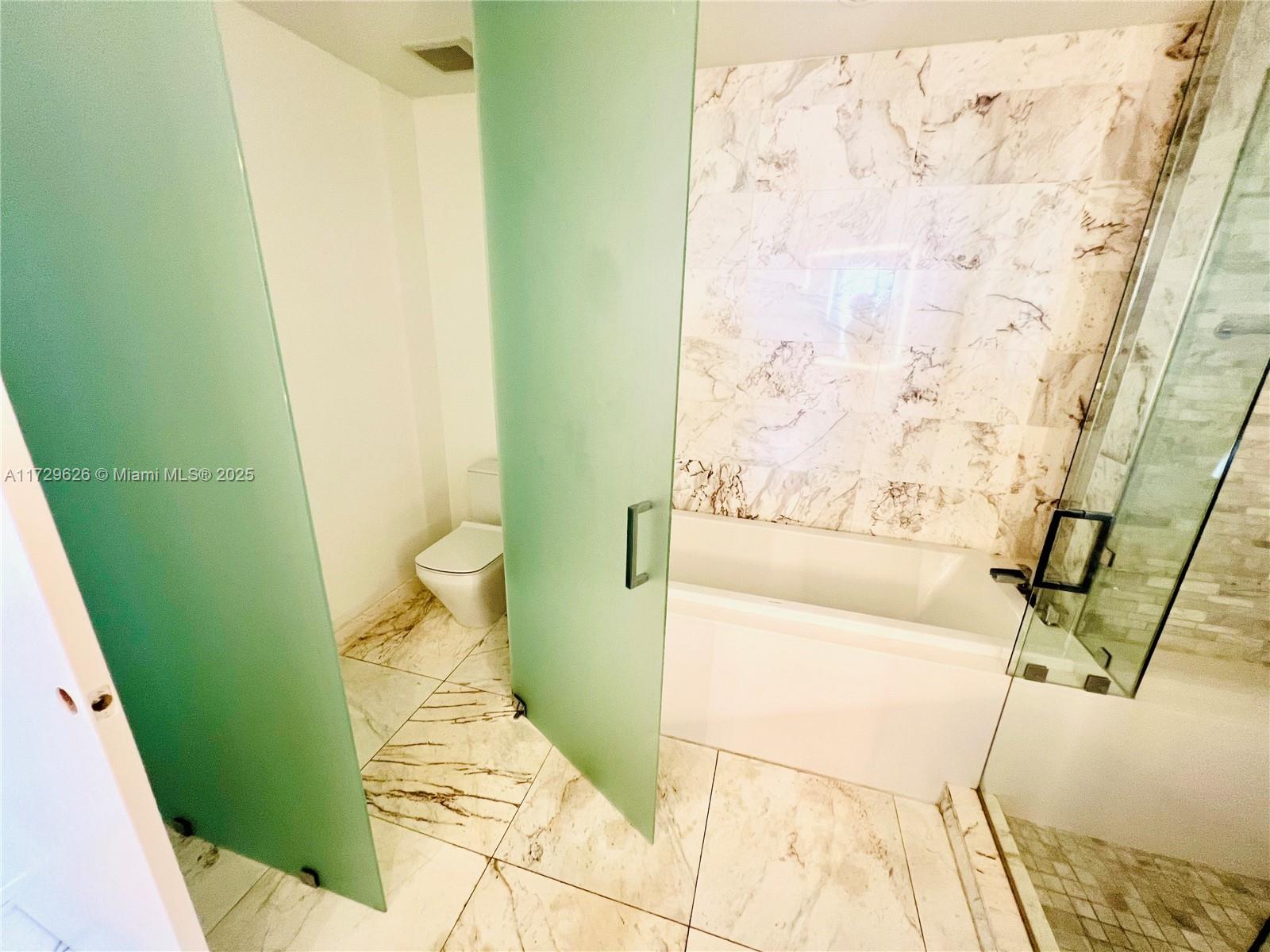 851 NE 1st Ave #1406, Miami FL 33132