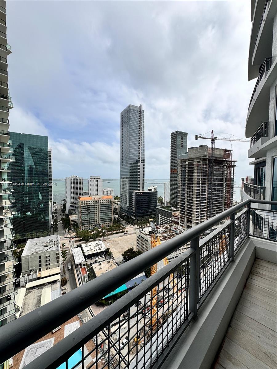 60 SW 13th St #2602, Miami FL 33130