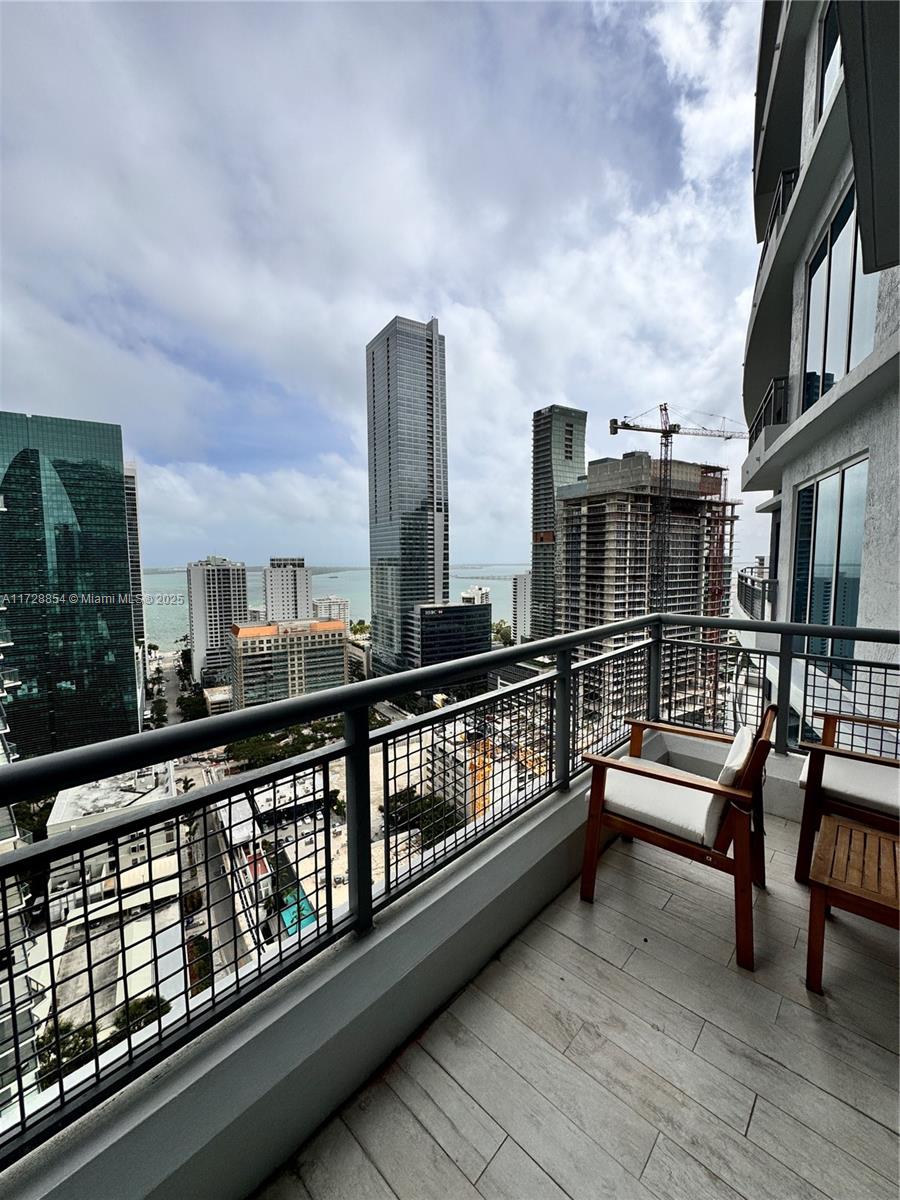 60 SW 13th St #2602, Miami FL 33130