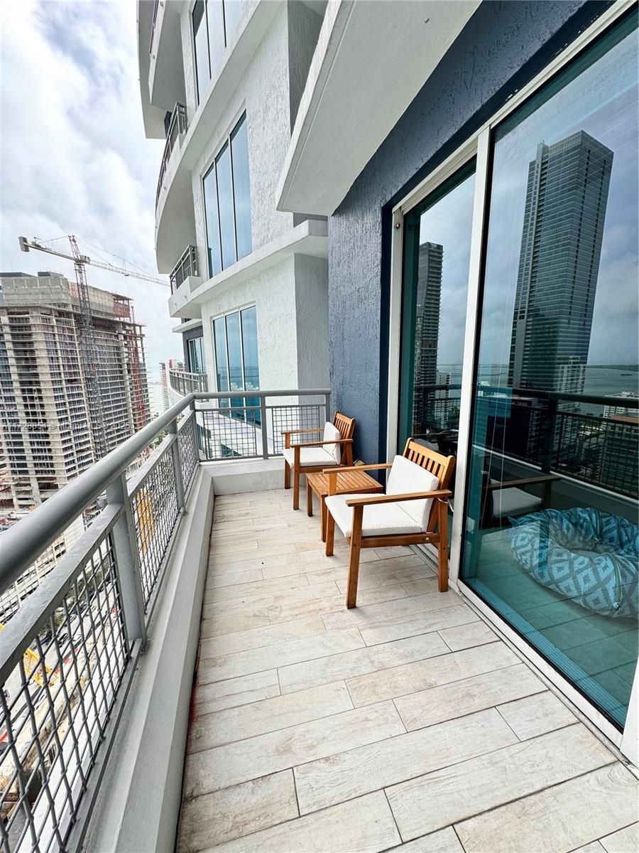 60 SW 13th St #2602, Miami FL 33130