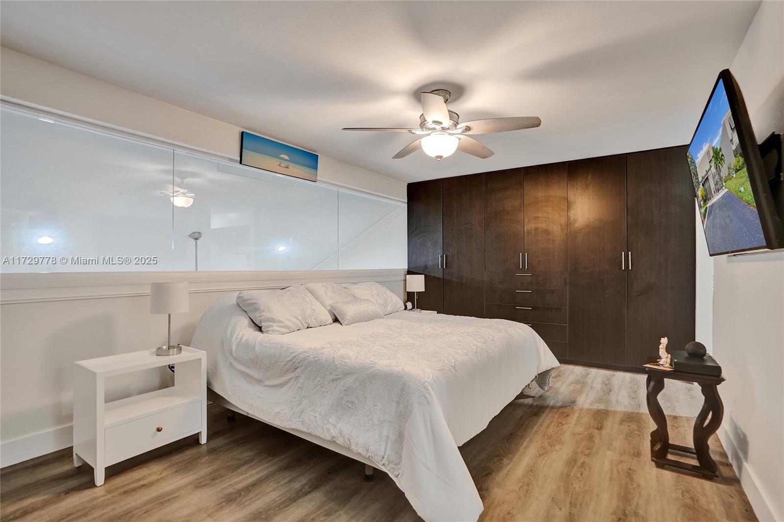Listing Photo 11