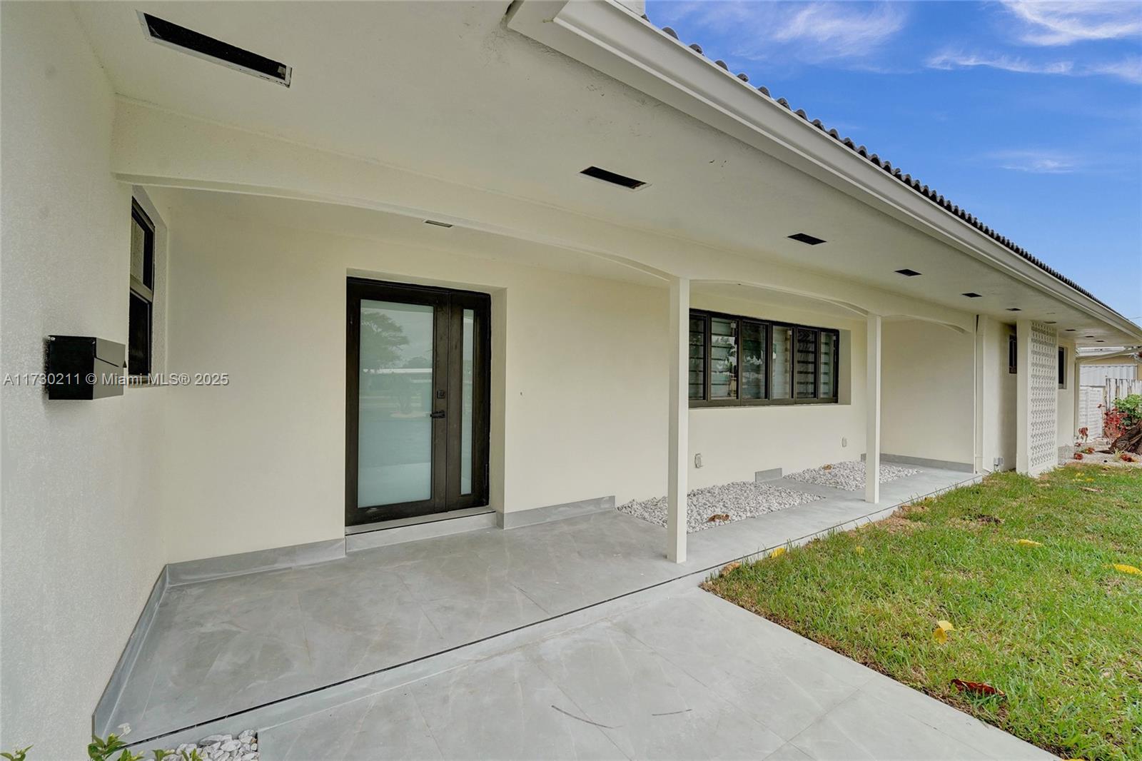 517 N Rainbow Dr, Hollywood, Florida image 5