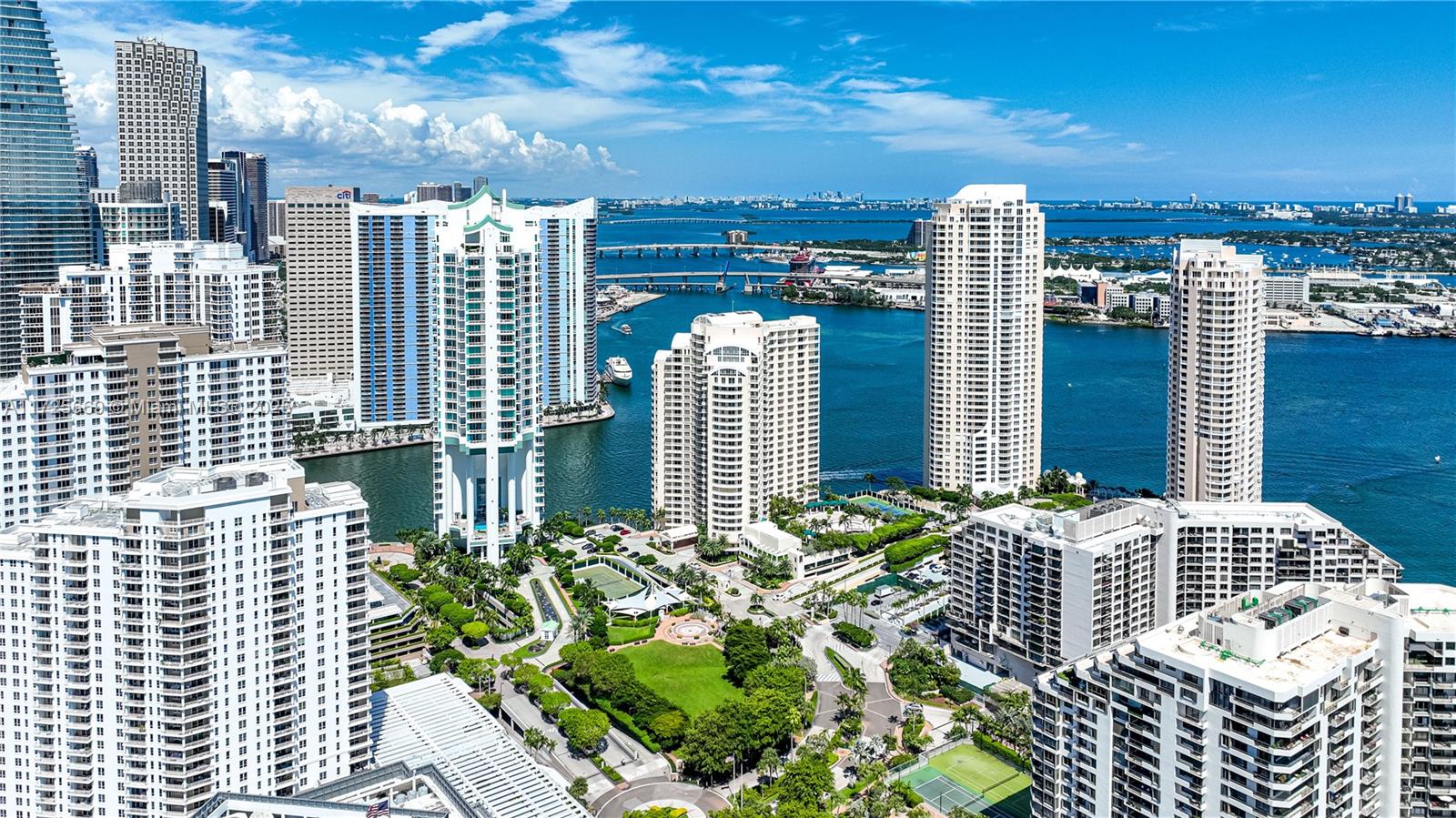 Condo for Sale in Miami, FL