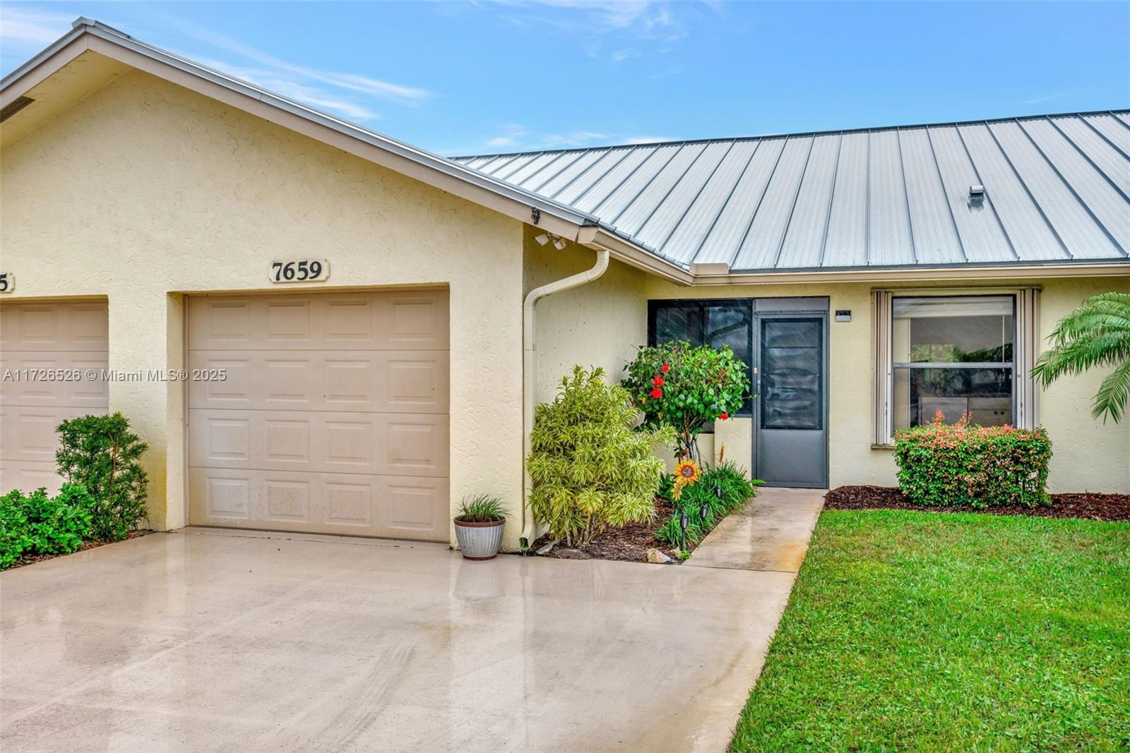 7659 SE Sugar Sand Cir, Hobe Sound, Florida image 2