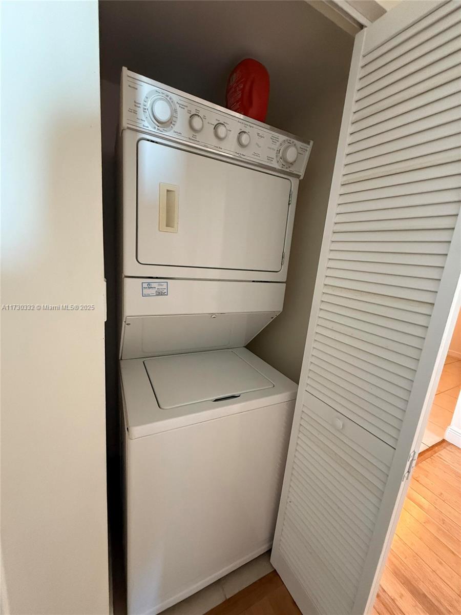 325 S Biscayne Blvd #2818, Miami FL 33131