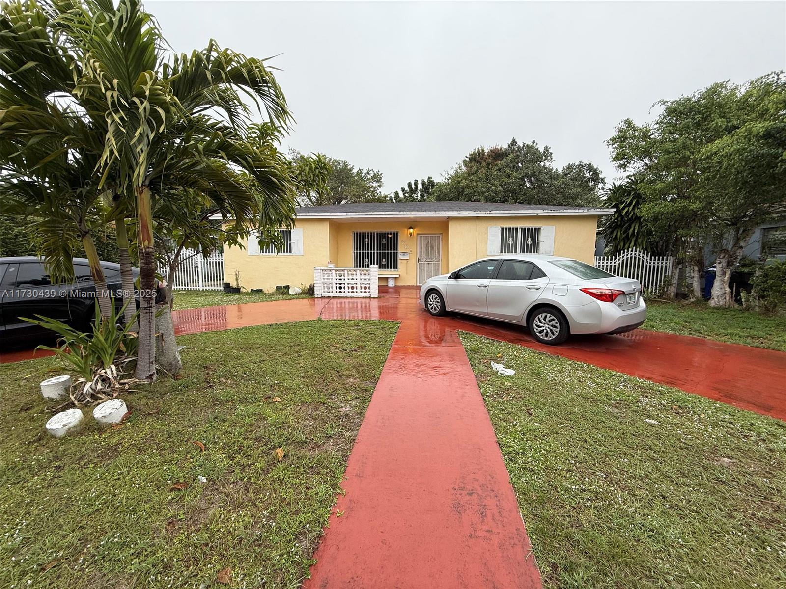 701 NE 170th St, North Miami Beach, Florida image 1