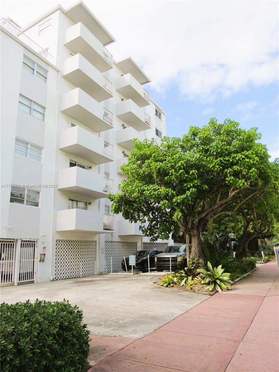 240 Collins Ave #6C, Miami Beach, Florida image 39