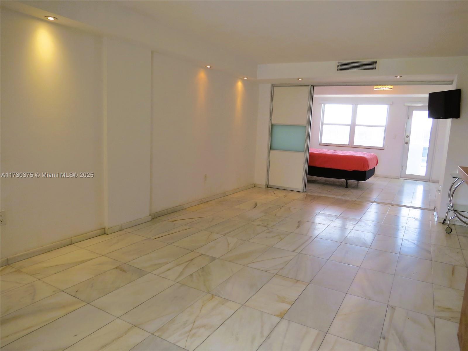 240 Collins Ave #6C, Miami Beach, Florida image 7