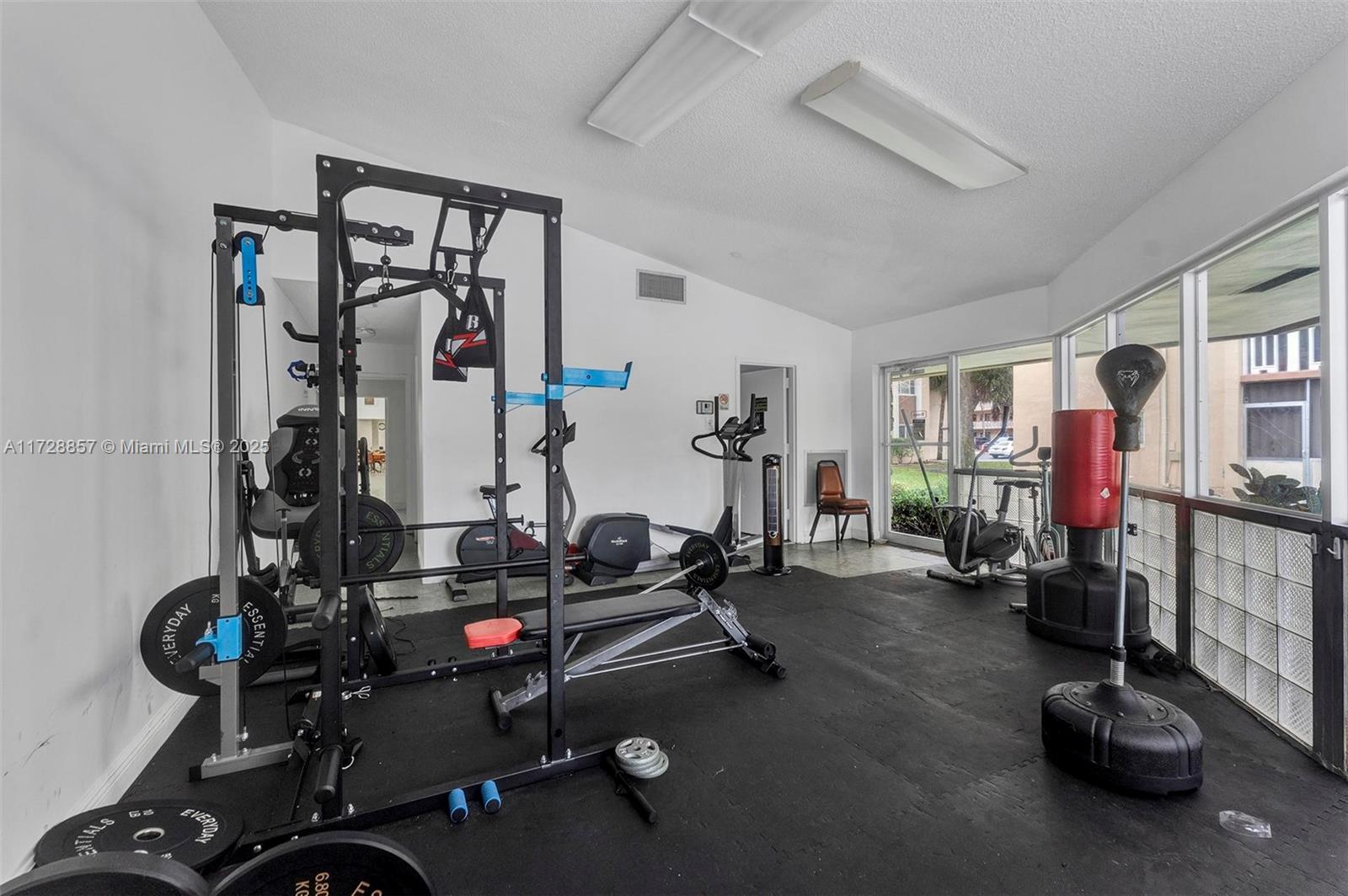 619 NE 14th Ave #404, Hallandale Beach, Florida image 22