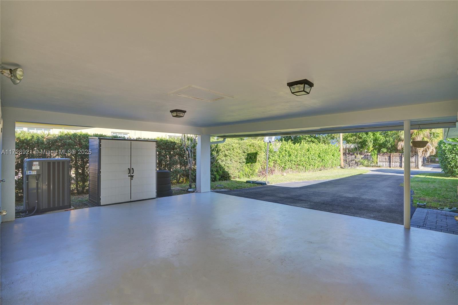 319 N Crescent Dr, Hollywood, Florida image 39