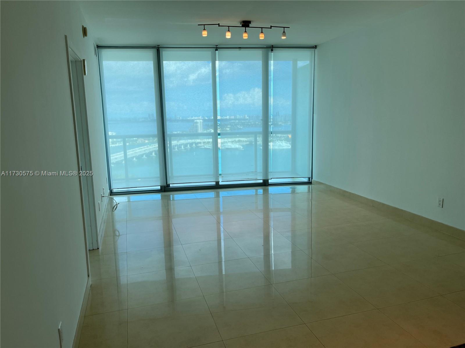 888 Biscayne Blvd #3410, Miami FL 33132