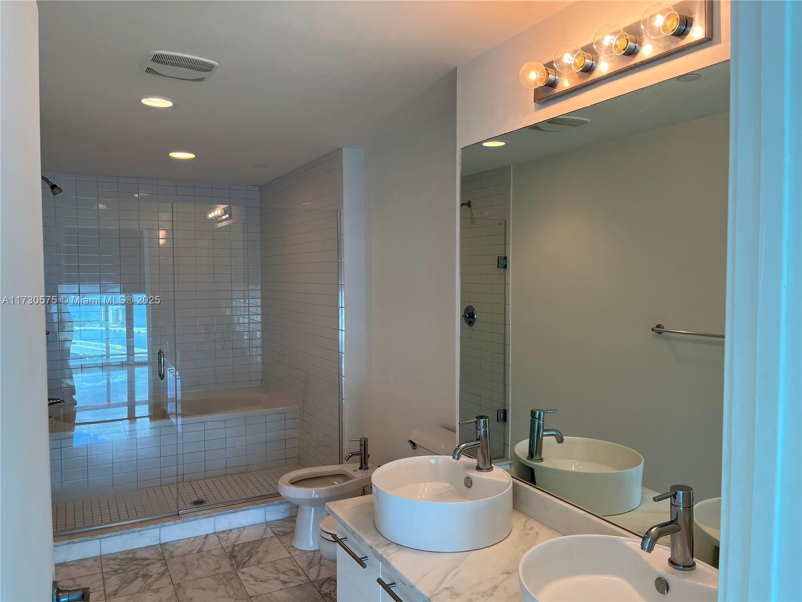 888 Biscayne Blvd #3410, Miami FL 33132