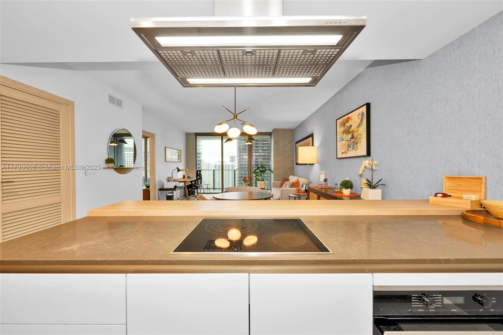 1000 Brickell Plz #3914, Miami FL 33131