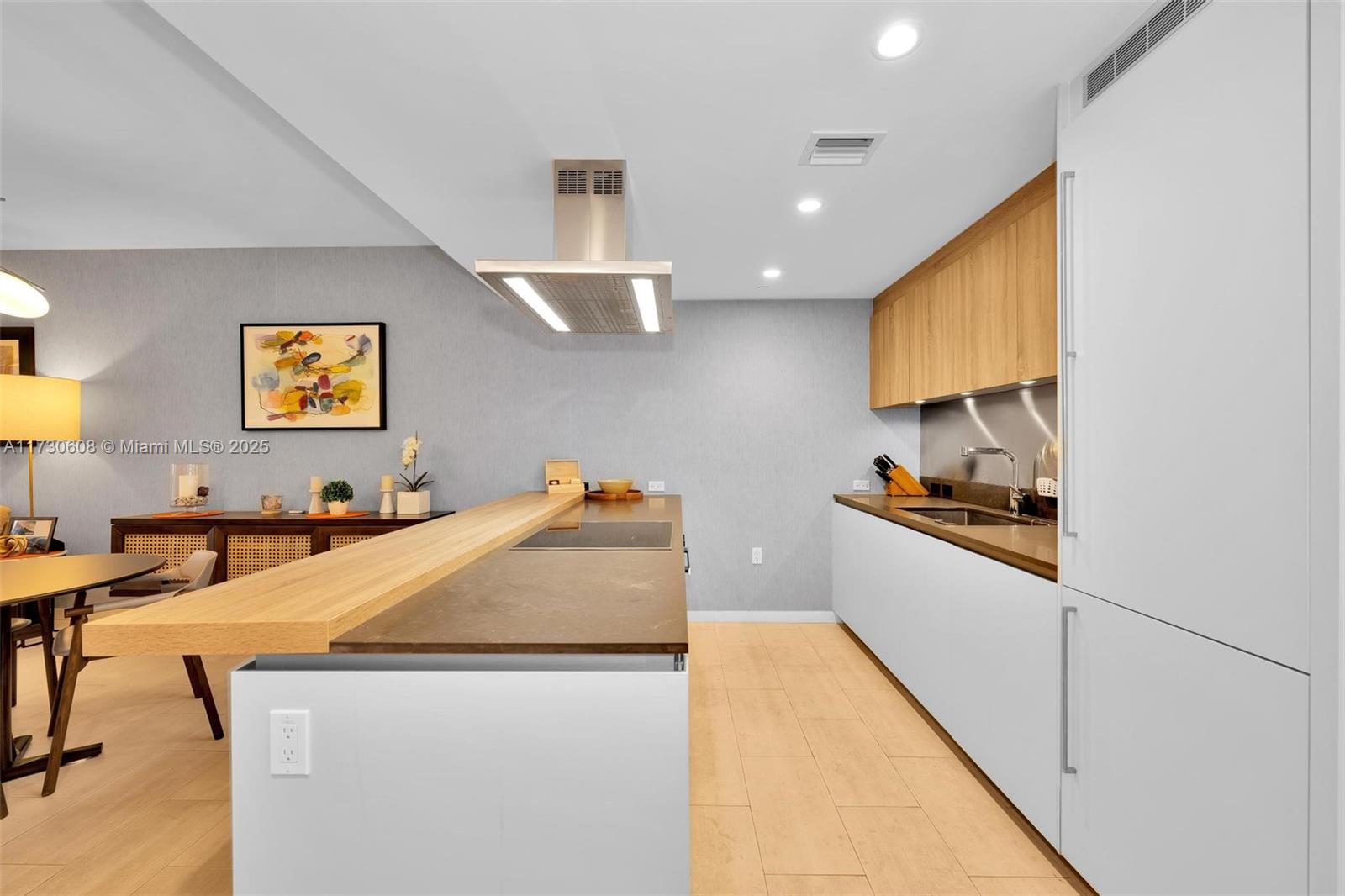 1000 Brickell Plz #3914, Miami FL 33131