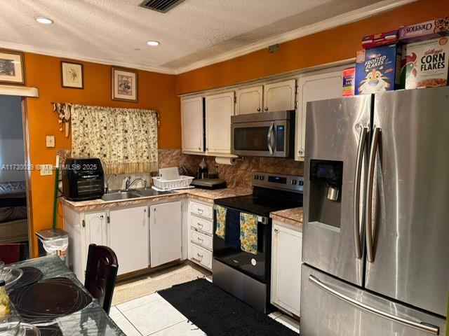 2300 NW 81st Ter, Sunrise, Florida image 2